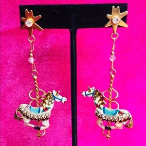 Lunch at the Ritz earrings – White horse. Antique